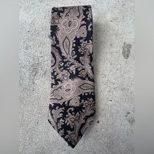 Oscar de la Renta Couture Men’s Silk Paisley Tie